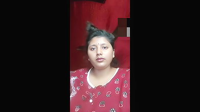 gorgeous indian girl Riya showing her cute boobs  pussy to boyfriend online