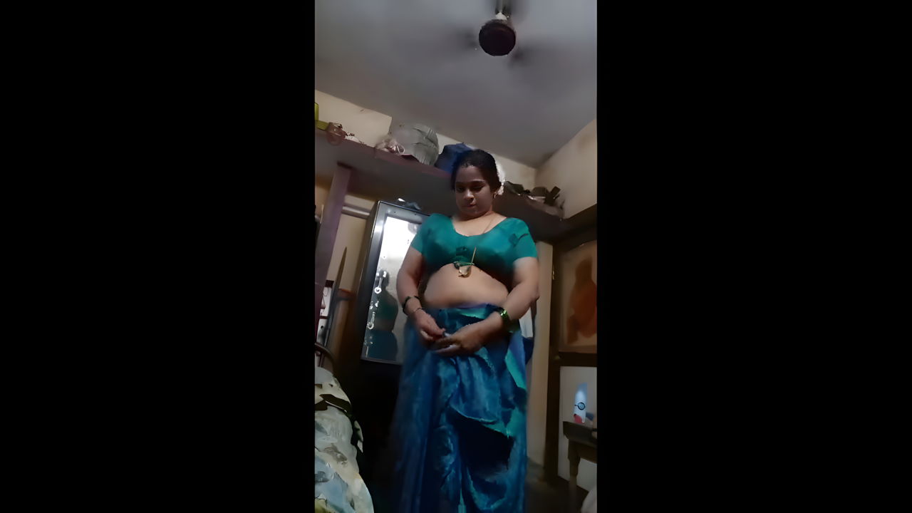 tamil chubby aunty dress change nude