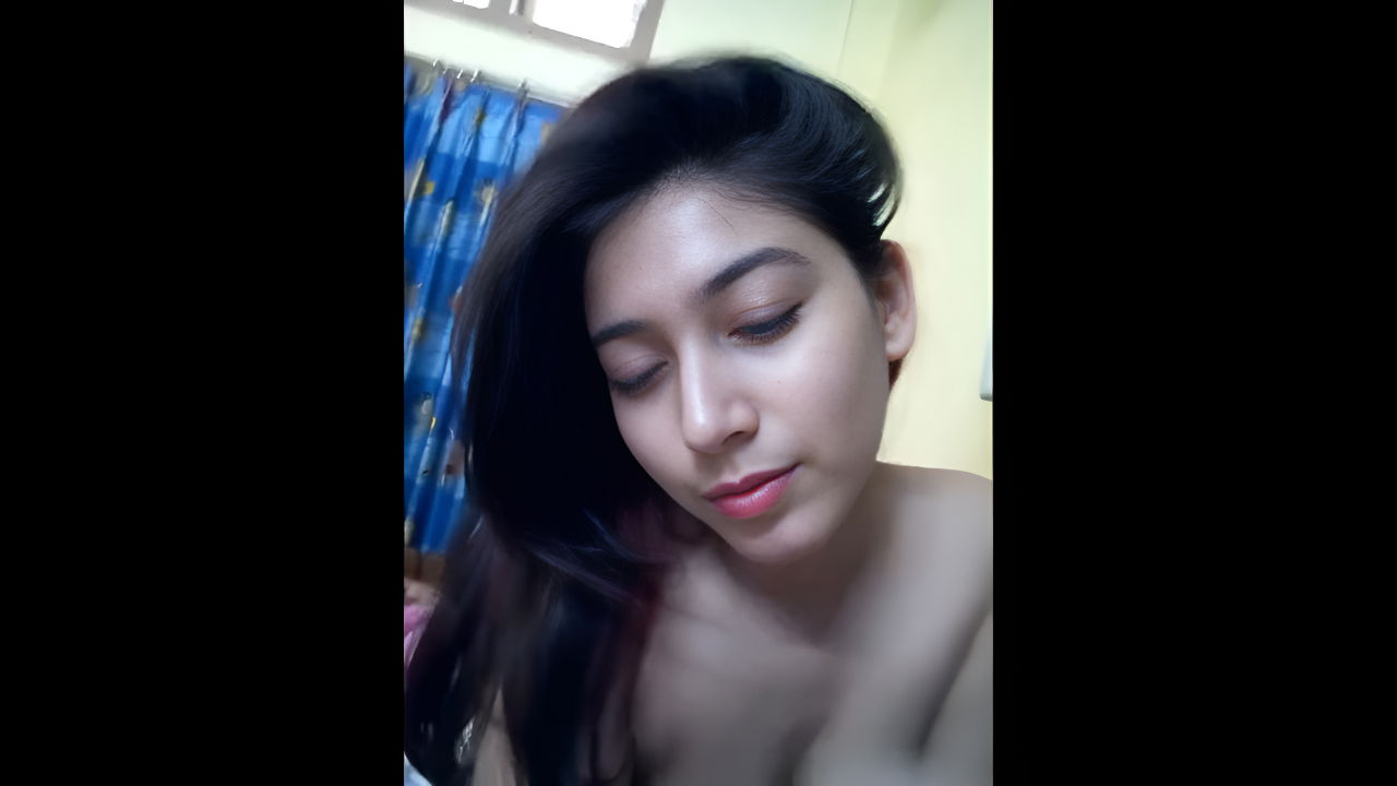 sexy figure full nude show