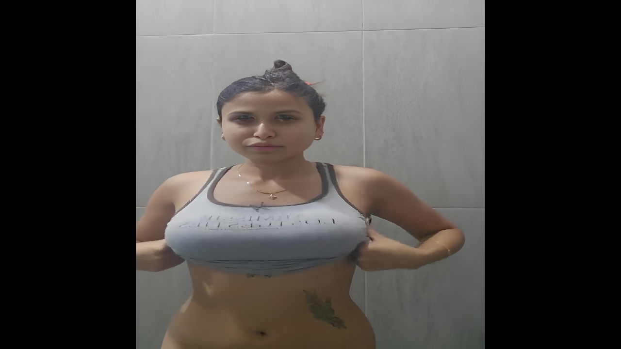 hot girl nude shower