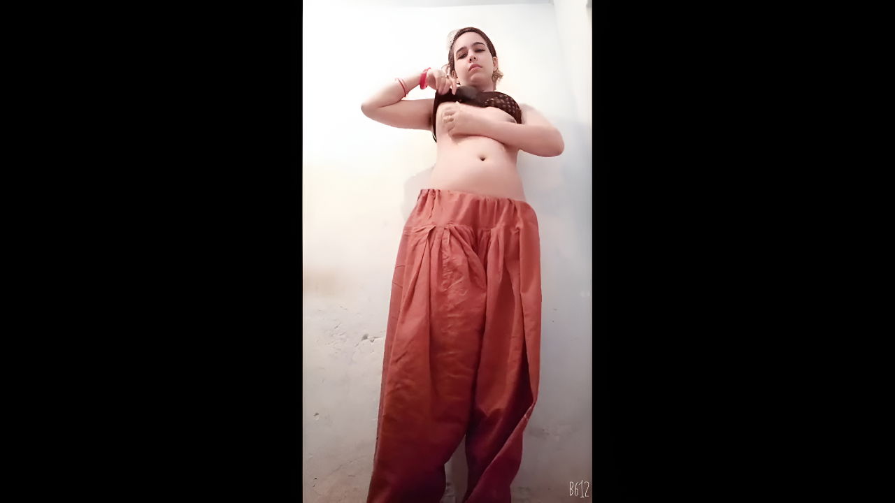 hot tall desi girl nude show