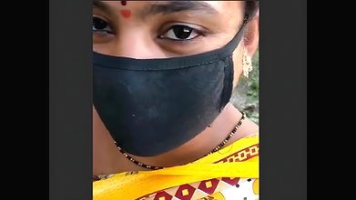 Randi with client outdoor with clear hindi talking