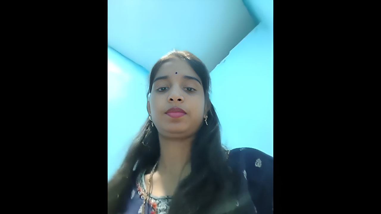 choot kholke dikhayi ladki ne