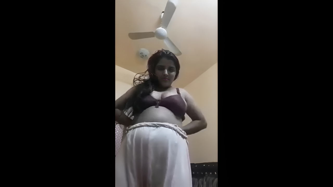 bahbhi pussy rubbing