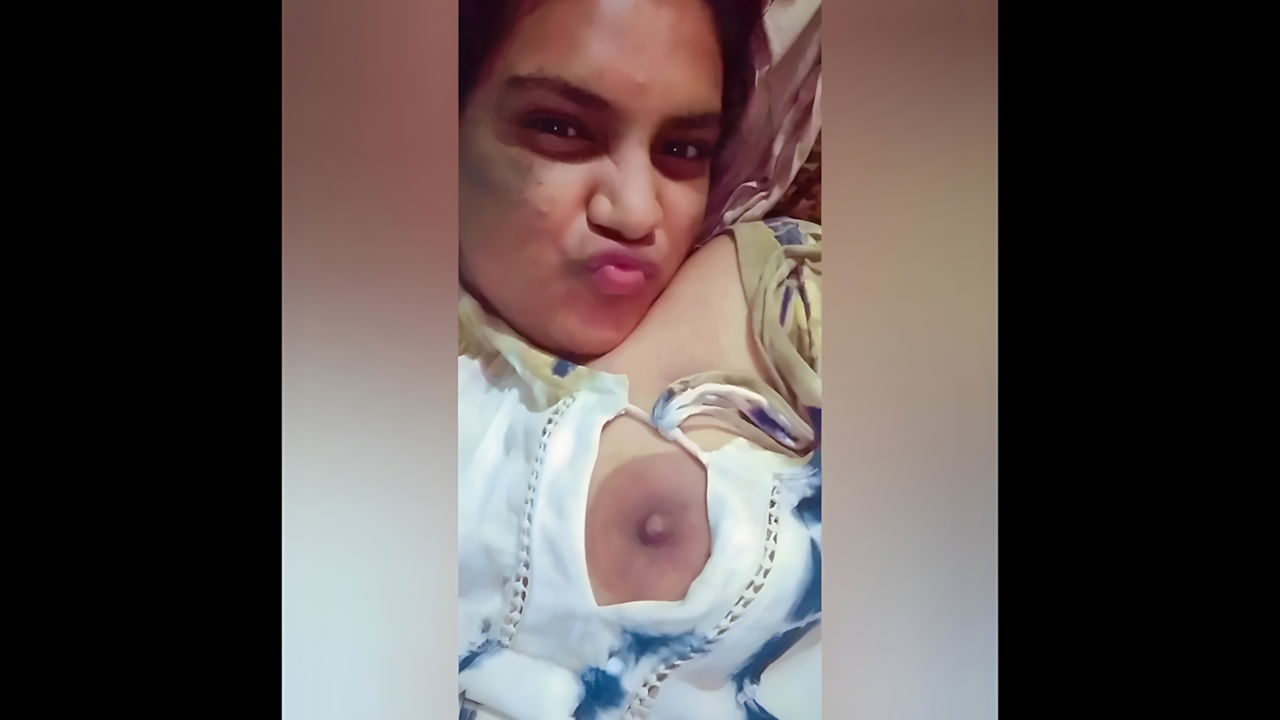 Lankan Sexy Girl Showing Big Boobs Hard Doggy Style Fucking Moaning