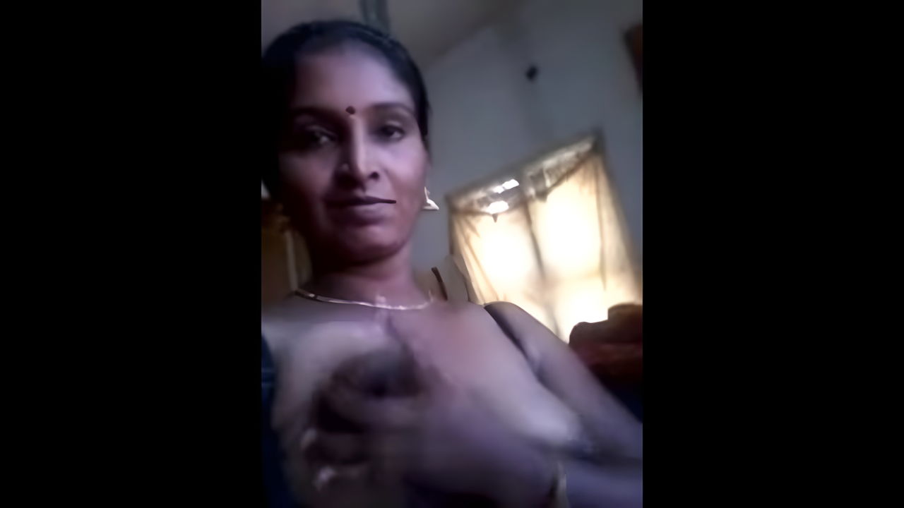 dusky slim bahbhi pussy fucking with carrot