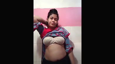 ladki ne choot dikhayi