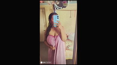 big boobs girl mirror selfie