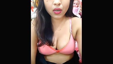 cute girl boobs showing live