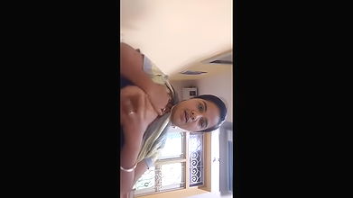 mallu aunty boobs press