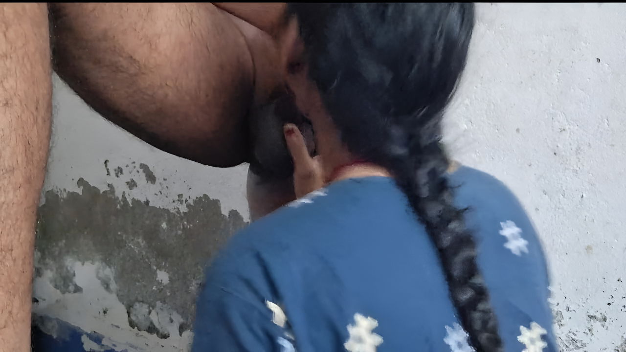 Hot Nighty Aunty Blow job