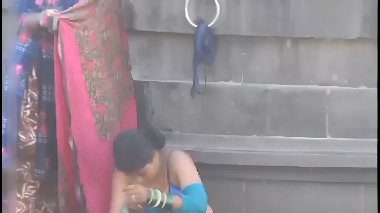 Indian Milf Outdoor Changing Clothes Secretly Captured