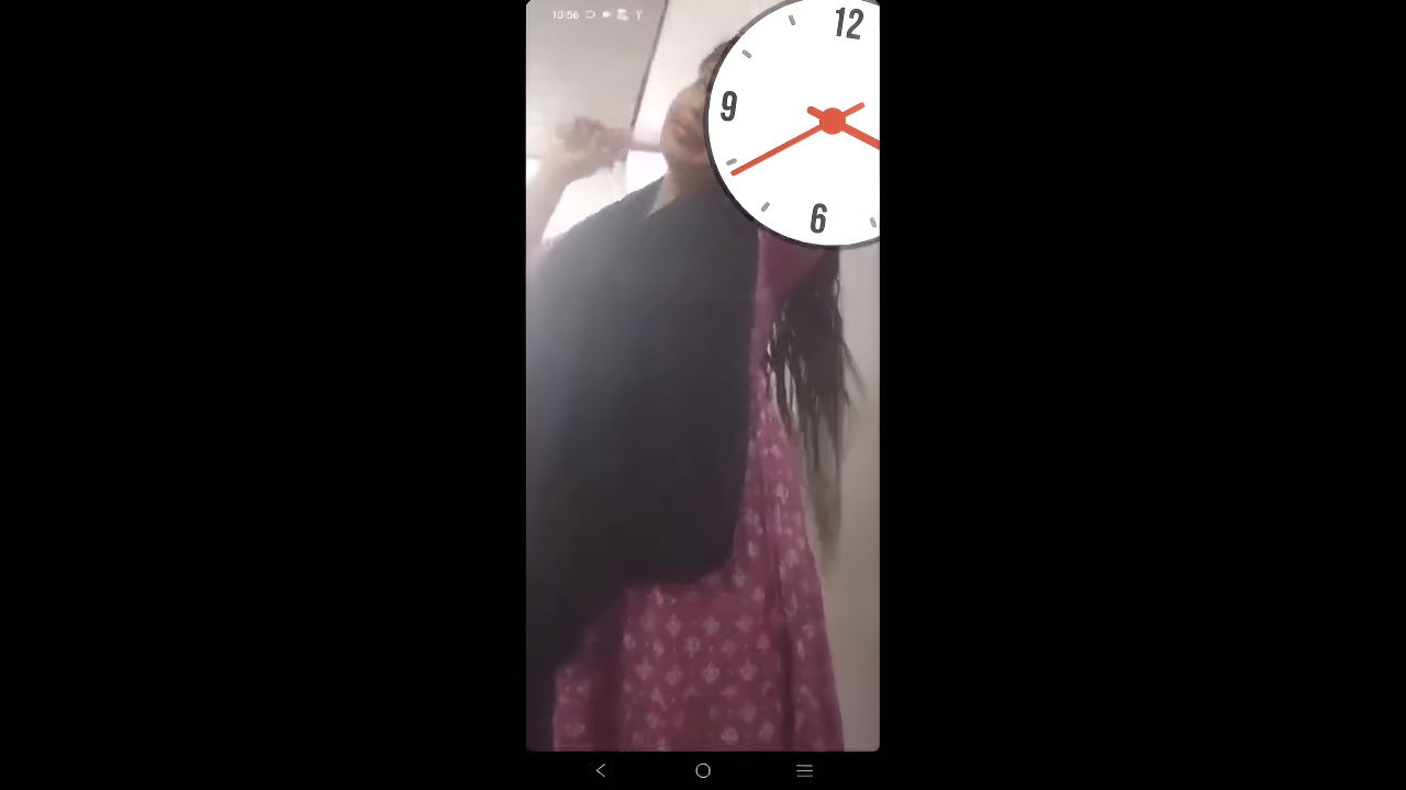 Beautiful Girlfriend Showing