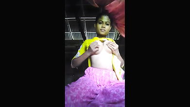 ladki ne shalwar kholke nanngi video banayi