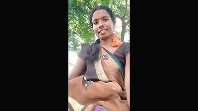 khule emin saree uthake chut dikahyi