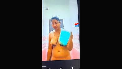 Aunty Making Bathing Video