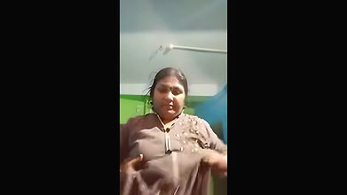 kamij kholke nangi video banayi