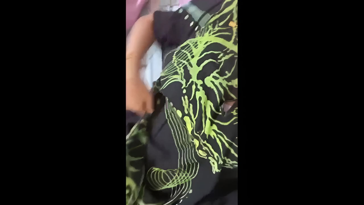 Young Lankan Hijabi Girlfriend Showing 2