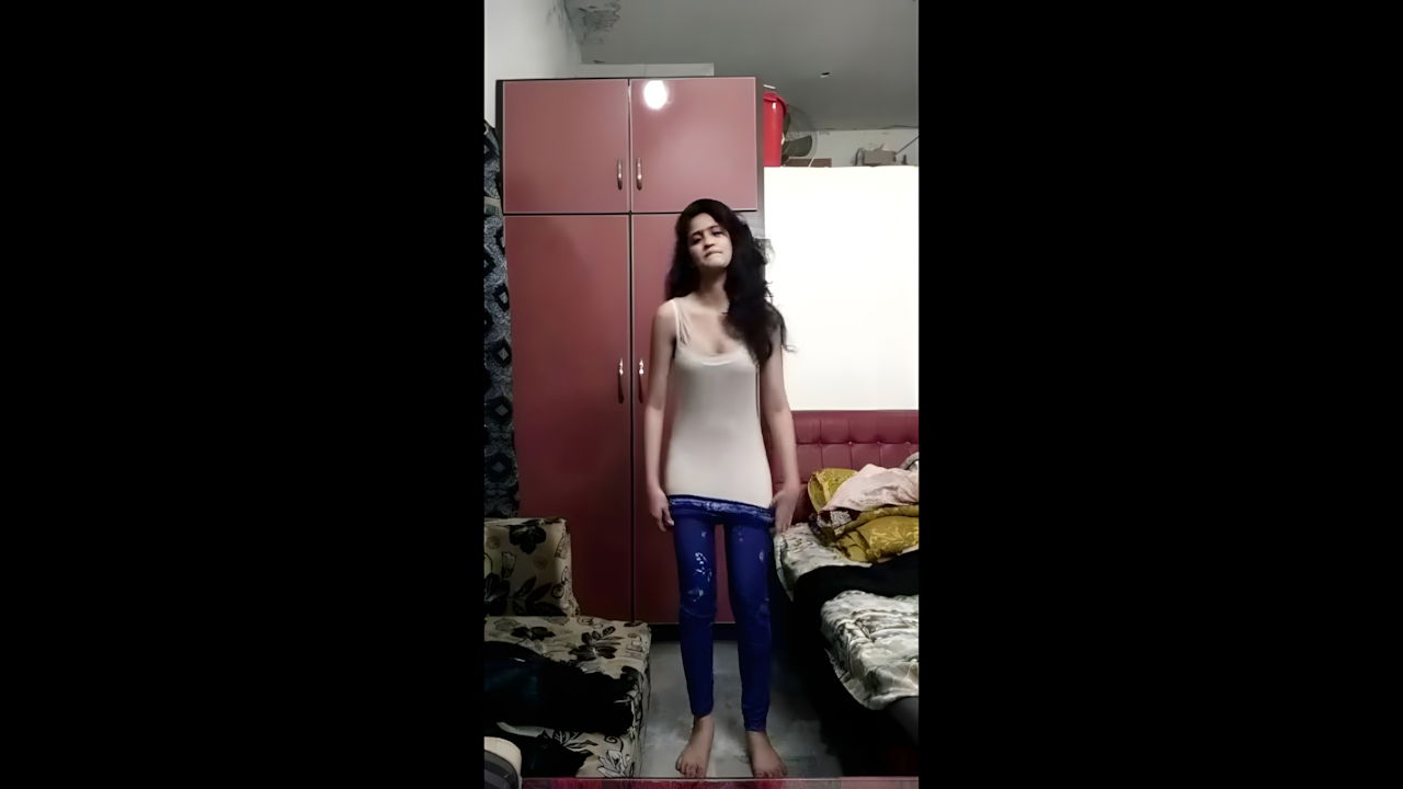 Amateur Indian girl nude selfie with her boyfriend