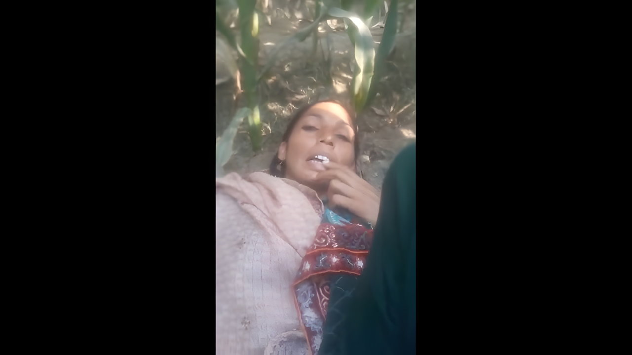 Village Aunty Outdoor Fucking With Lover