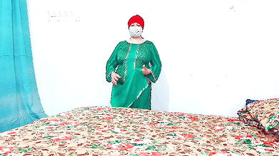 Beautiful Amateur Milf Mastrubation to Orgasm with Dildo