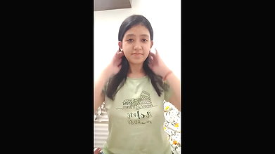 Indian teen exposing her tits for bf