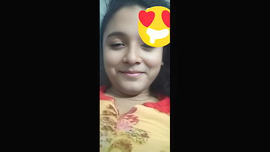 Hijabi Girl Showing On Video Call Masturbating