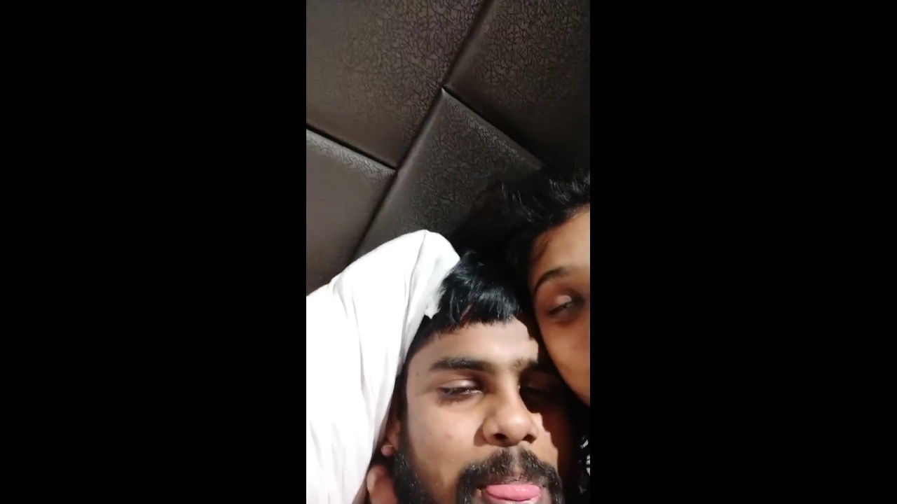 DESI SEXY SLIM HORNY GF FUCKING HARD WITH LOVER