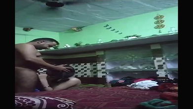 Village Bhabhi Ko Raat Me Bed Par Patak Kar Unki Jordar Pelai Ki