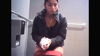 DESI TEEN GIRL PlSSlNG ON OFFICE RESTR00M FIXED SPYCAM CAPTURED JUICY PUSSY  SEXY ASS