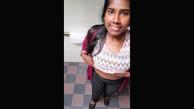 dusky girl nude show in bathroom