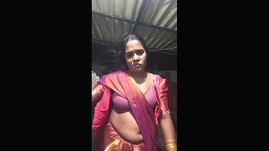 Hot Instagram Aunty mind blowing