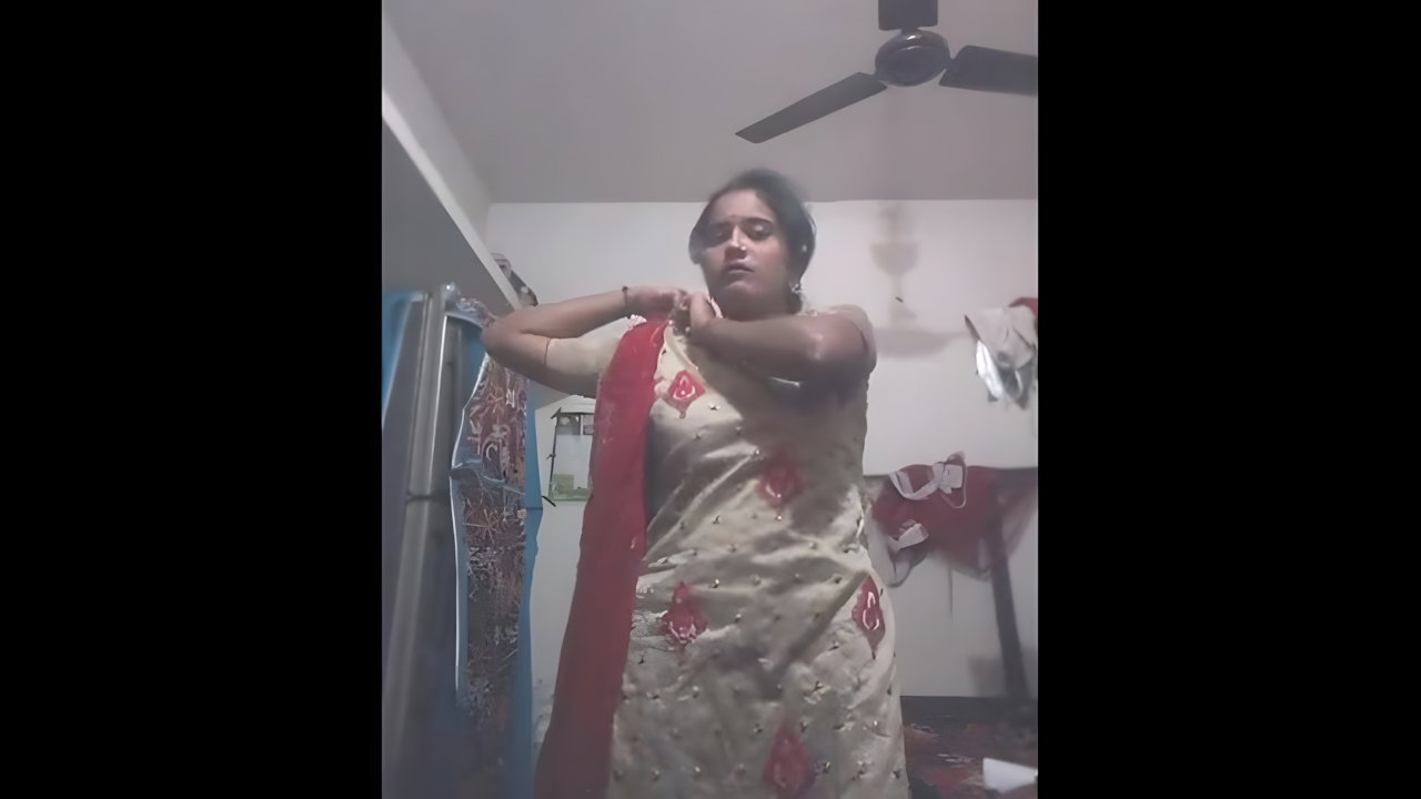 Desi naughty wife Stripping Her Saree For Lover