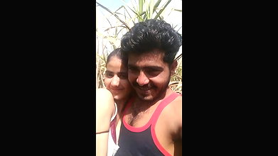 Khet me bhabhi lover