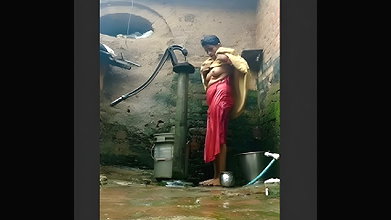 Bhabhi Out Door Bathing