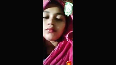 beautiful lips Bengali girl showing boobs and pussy