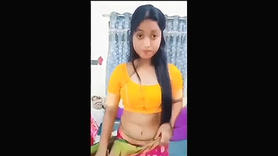 girlfriend in saree did striptease nude viral show