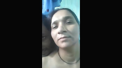 Mature Mumbai slum Bhabhi sex with young guy video