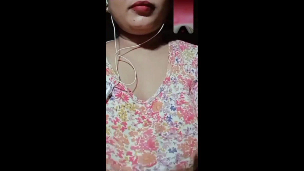 red lips aunty naked live video call to boyfriend