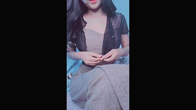 teen girl rubbing pussy