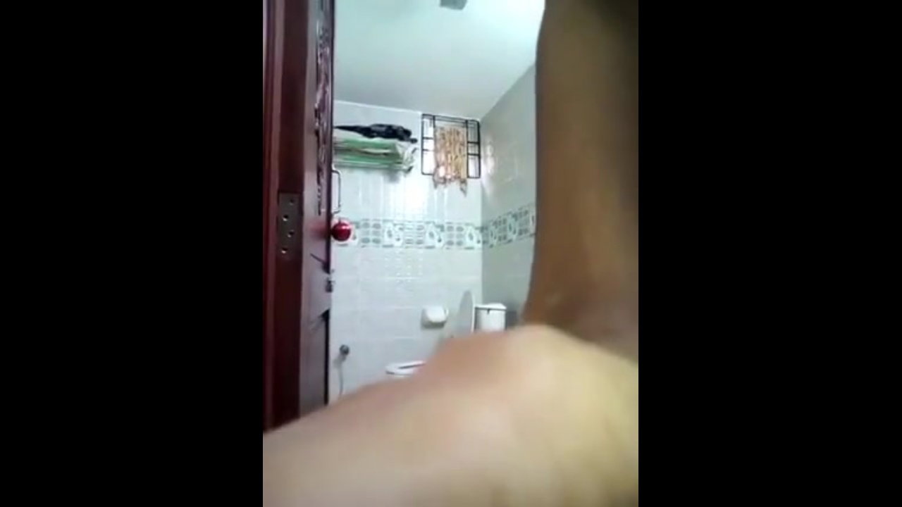 young slim girl nude video in bathroom