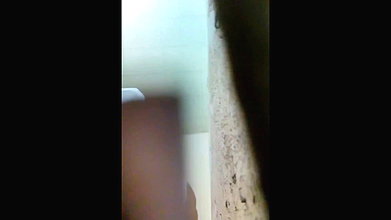 tamil lady caught pissing