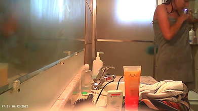 nude milf bath video