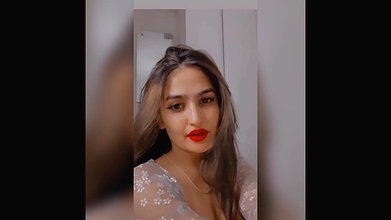 beautiful girl nude show
