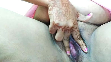 Showing off pussy and boobs – nice view