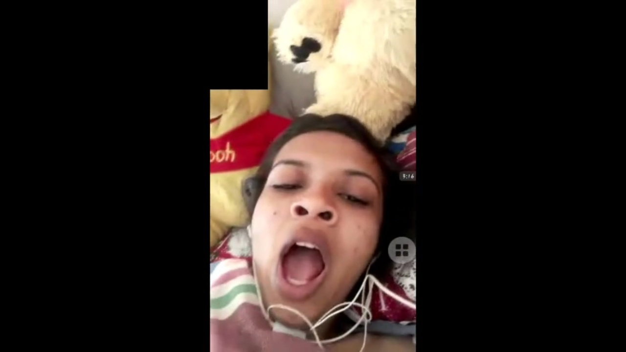 Cute gf showing on vc