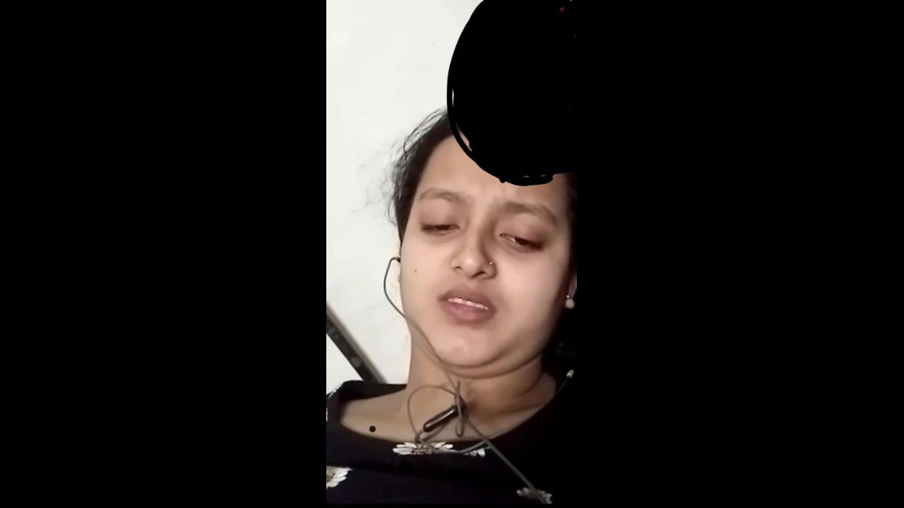 vc mein jhat wali chut mein ungli kri