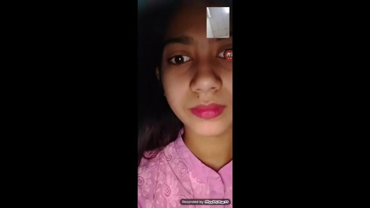 vc girl boob show