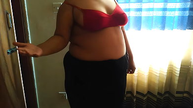 Desi Priya Bhabhi gets hot & Cheating On Husband Called A guy Home And Fucked (Huge Boobs & Huge Ass show) Homemade sex