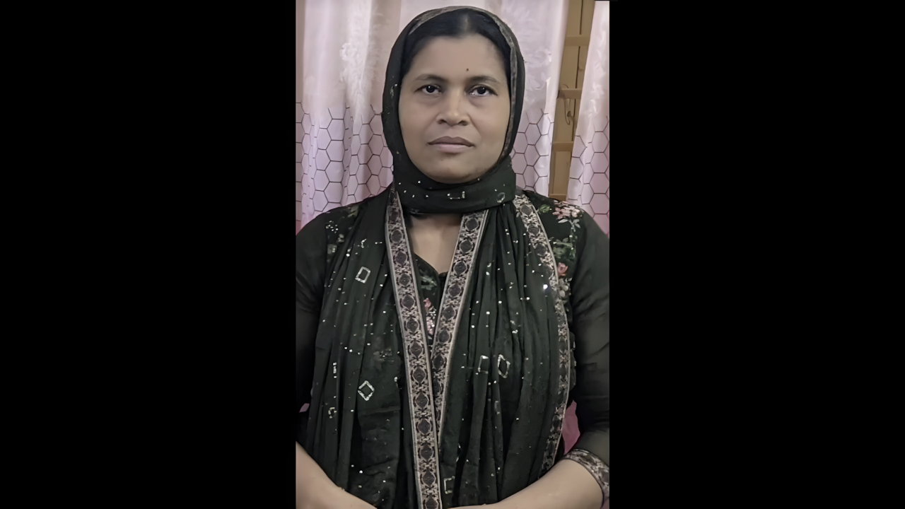 mature bhabhi striptease nude desi viral MMS